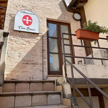 Affittacamere Croce Bianca *